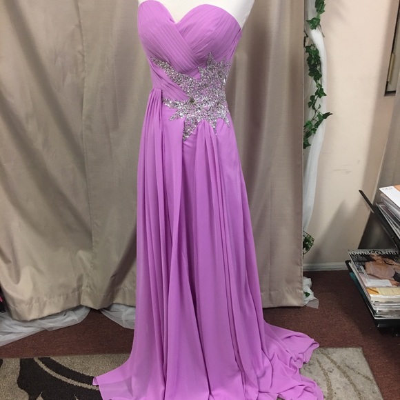 Dress - Picture 3 of 6